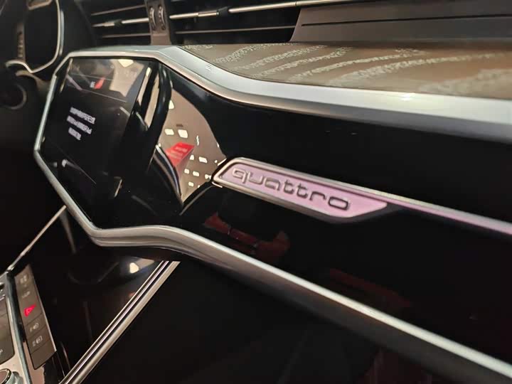 Фото 8 - Audi A6L