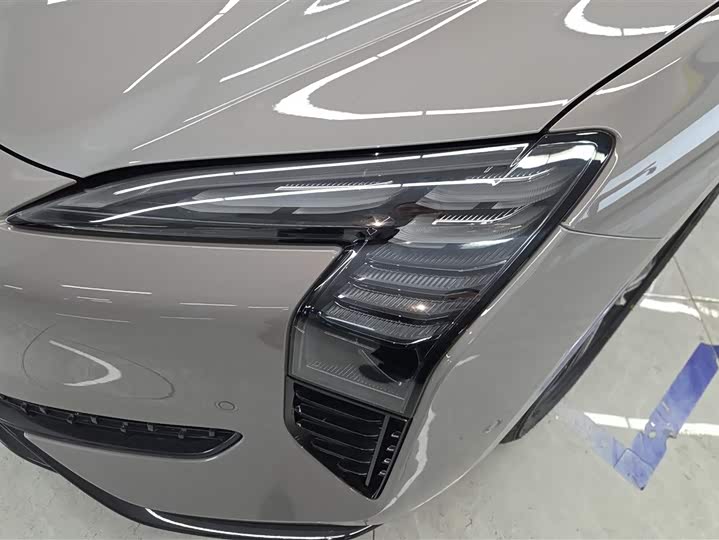 Фото 5 - Hongqi EH7