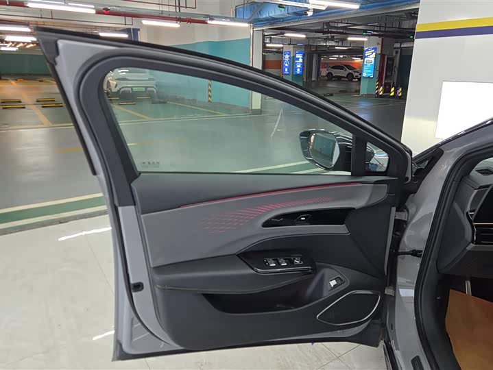 Фото 7 - Hongqi EH7