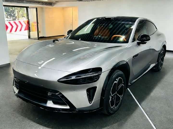 Фото 1 - Xiaomi YU7