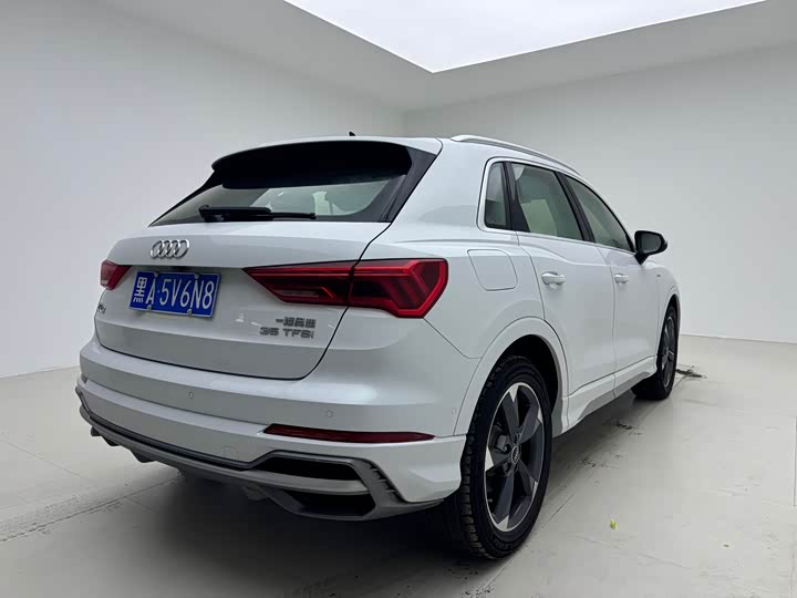 Фото 7 - Audi Q3