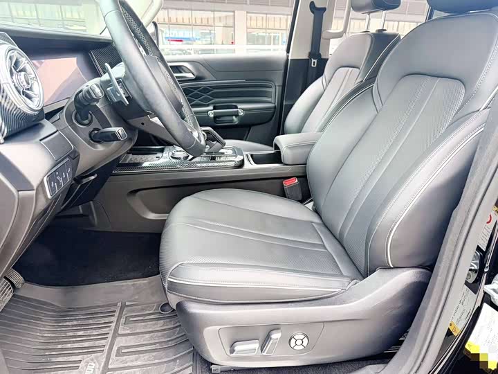 Фото 7 - Tank 300