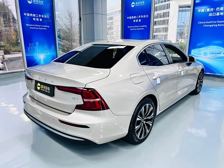 Фото 7 - Volvo S60