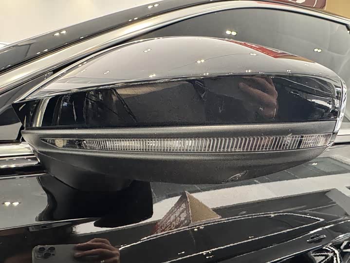 Фото 9 - Audi A6L