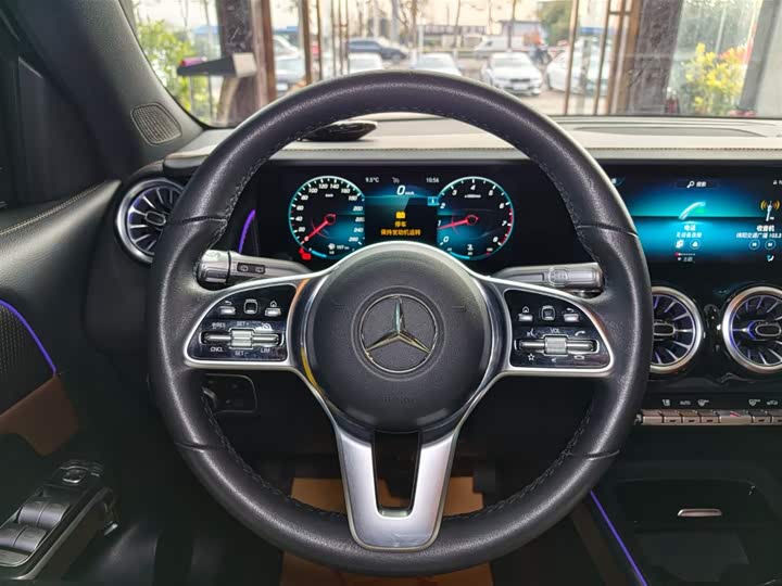 Фото 9 - Mercedes-Benz GLB-Class