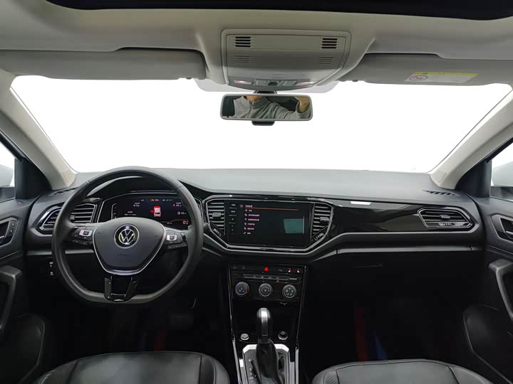 Фото 4 - Volkswagen T-Roc