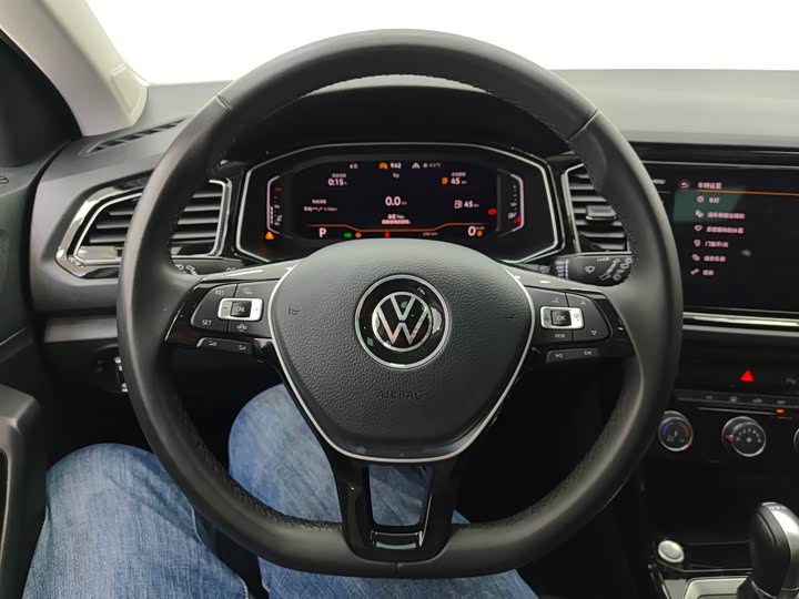 Фото 7 - Volkswagen T-Roc