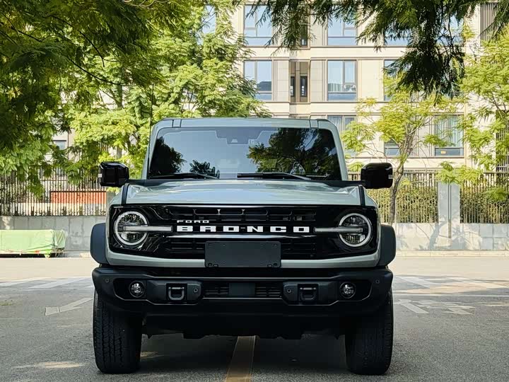 Фото 2 - Ford Bronco