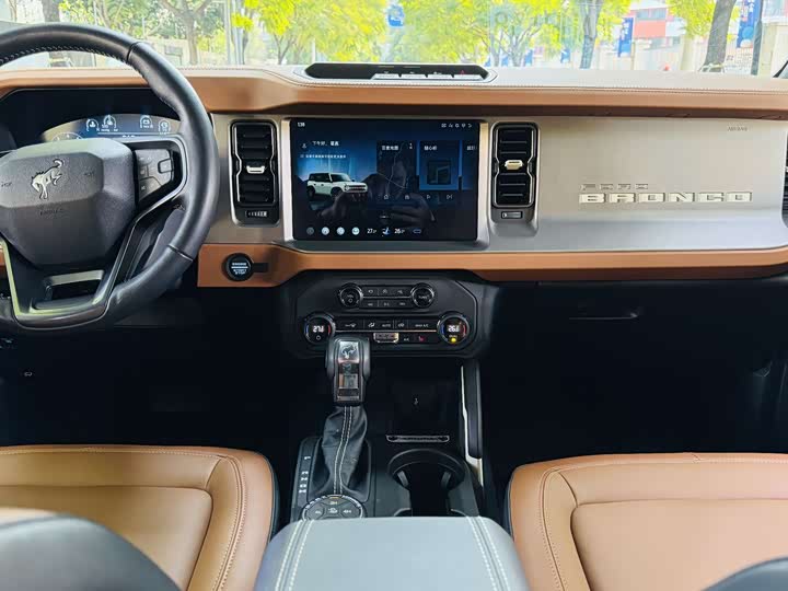 Фото 7 - Ford Bronco