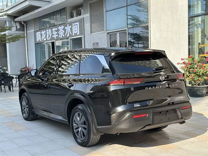 Фото 3 - Nissan Pathfinder