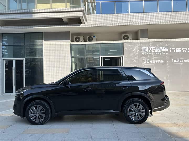 Фото 4 - Nissan Pathfinder