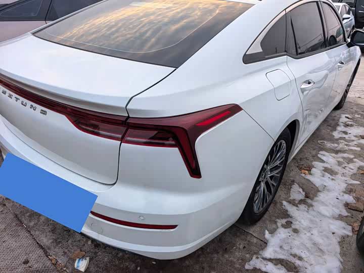 Фото 6 - Bestune B70