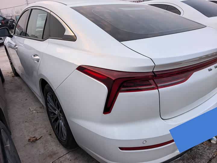 Фото 7 - Bestune B70