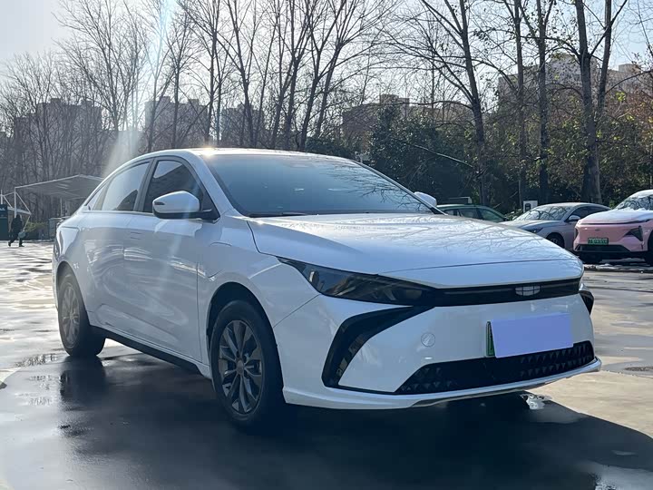 Фото 3 - Geely Geometry G6