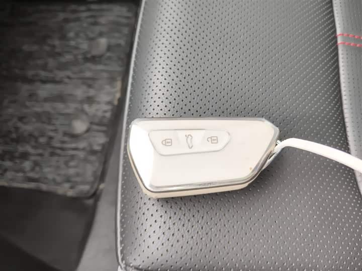 Фото 9 - Volkswagen Lamando L