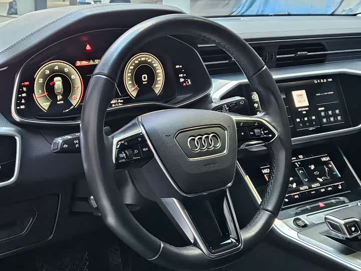Фото 4 - Audi A6