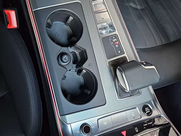 Фото 7 - Audi A6