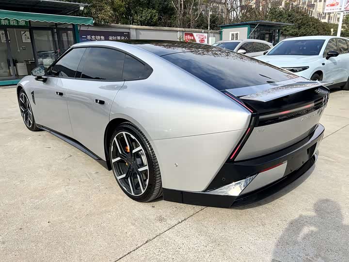 Фото 9 - XPeng P7