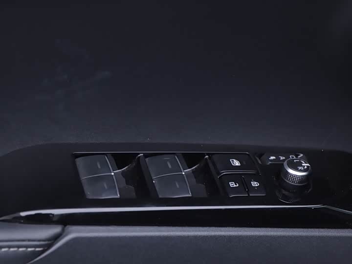 Фото 5 - Toyota Camry