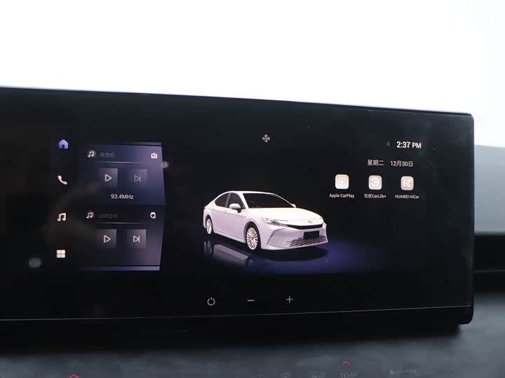 Фото 9 - Toyota Camry