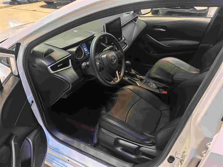 Фото 6 - Toyota Corolla