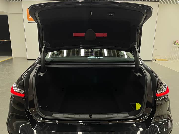 Фото 5 - BMW 7 Series