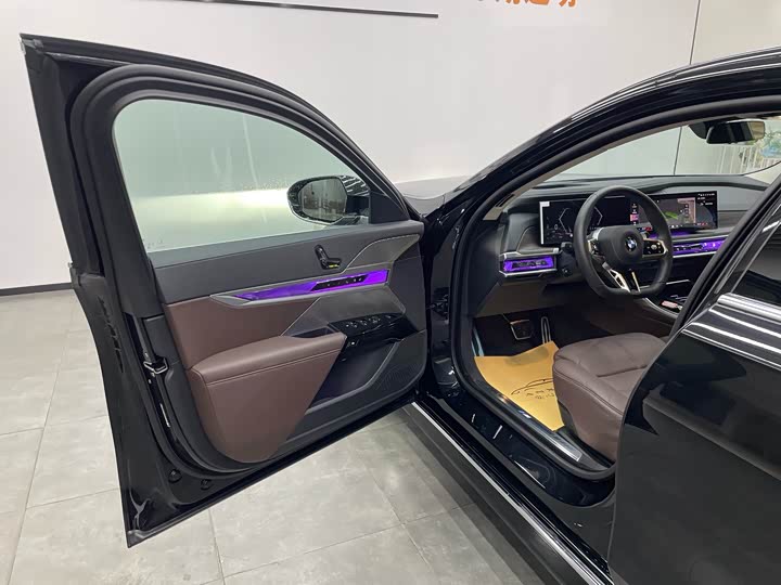 Фото 7 - BMW 7 Series