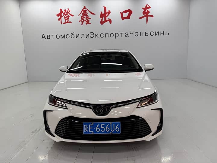 Фото 2 - Toyota Corolla