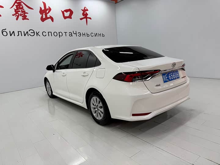 Фото 4 - Toyota Corolla