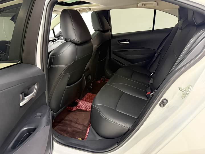 Фото 8 - Toyota Corolla