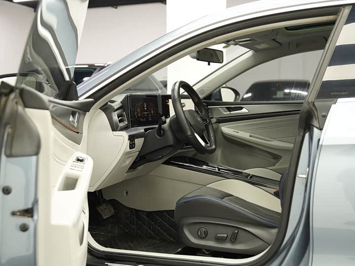 Фото 9 - Volkswagen Lamando L