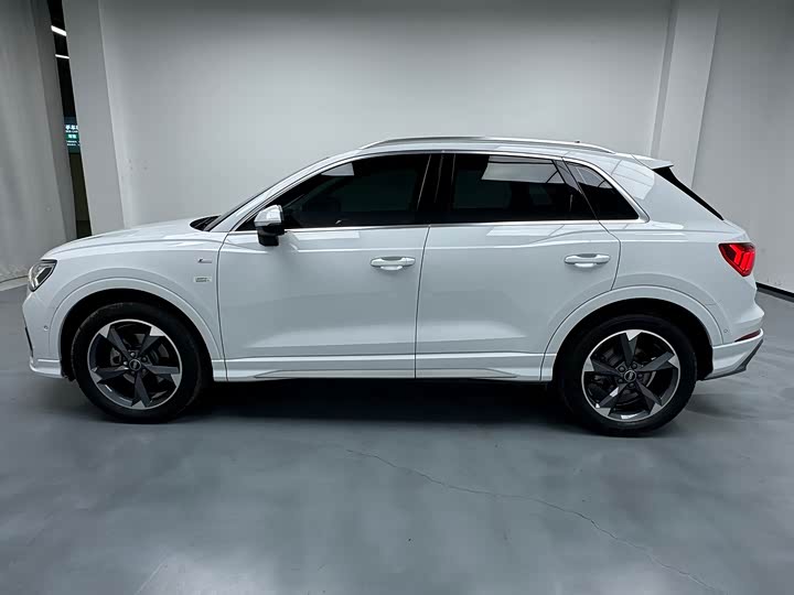 Фото 7 - Audi Q3