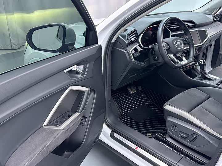 Фото 9 - Audi Q3