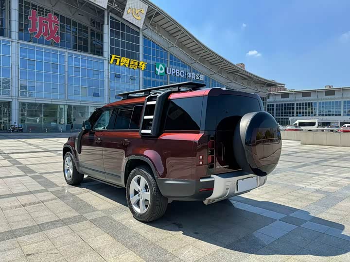 Фото 8 - Land Rover Defender