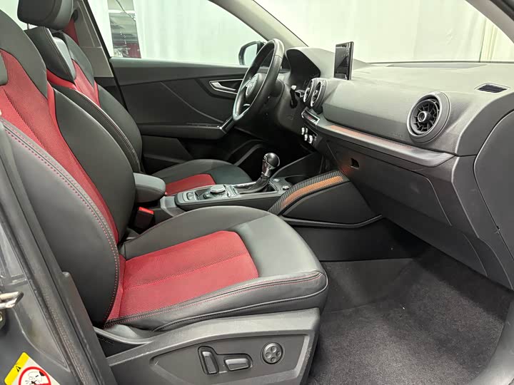 Фото 7 - Audi Q2L