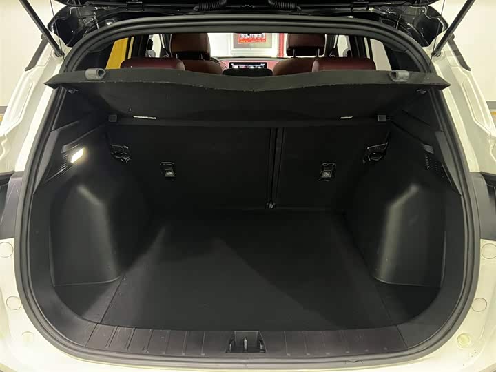 Фото 7 - Geely Coolray