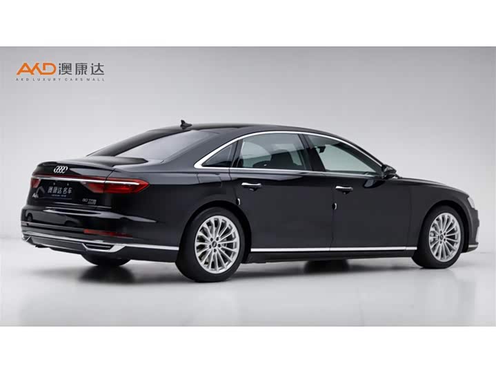 Фото 3 - Audi A8