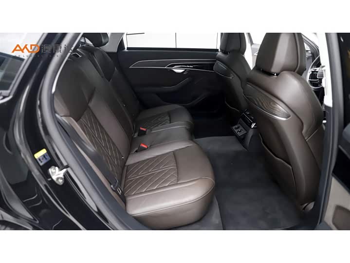 Фото 8 - Audi A8