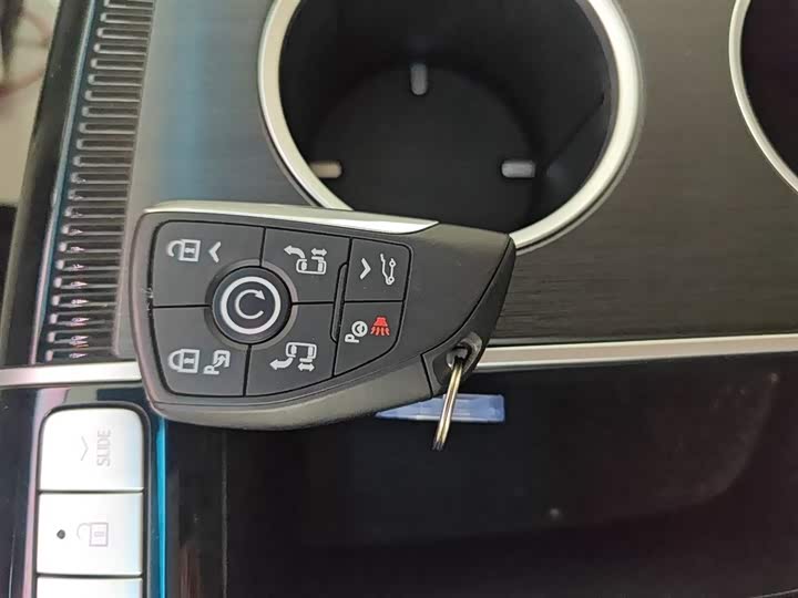 Фото 9 - Buick GL8 Hybrid