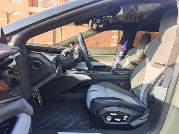 Фото 4 - HiPhi Z