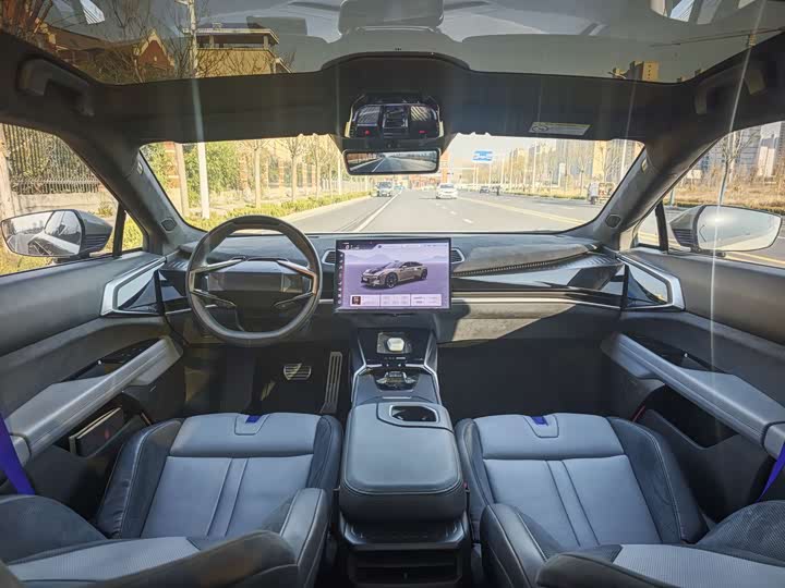 Фото 6 - HiPhi Z