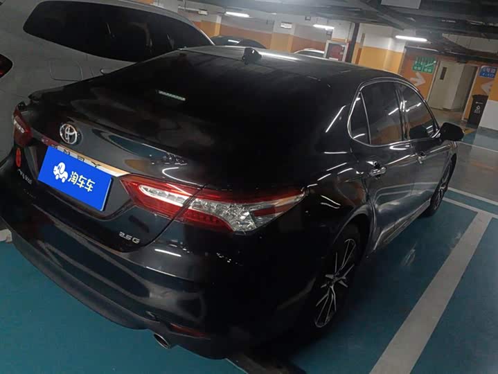 Фото 3 - Toyota Camry