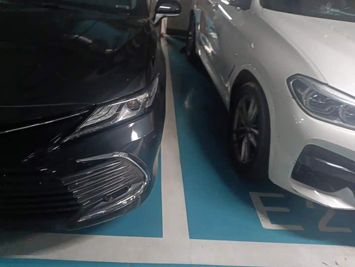 Фото 5 - Toyota Camry