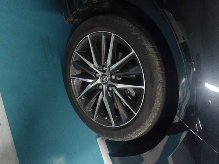 Фото 6 - Toyota Camry