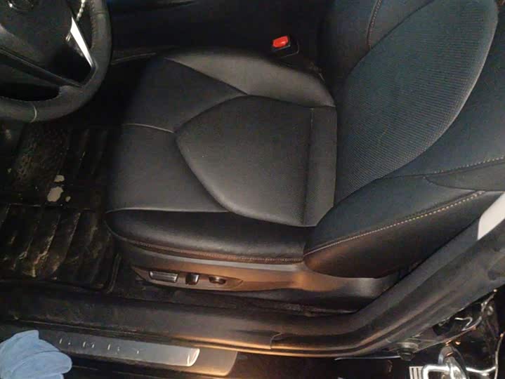 Фото 9 - Toyota Camry