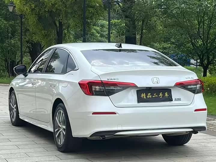 Фото 8 - Honda Civic