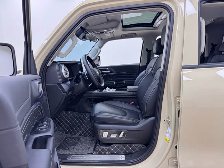 Фото 4 - Tank 300