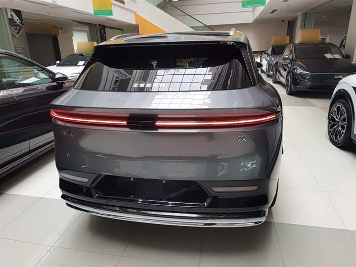 Фото 6 - Zeekr 7X