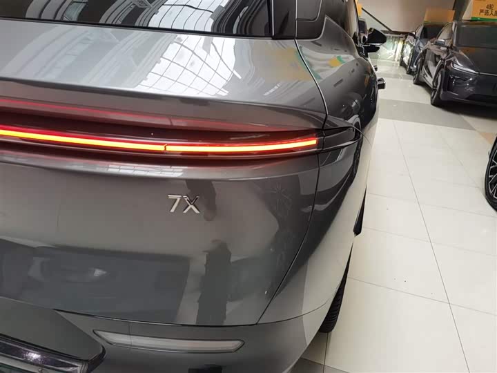 Фото 8 - Zeekr 7X