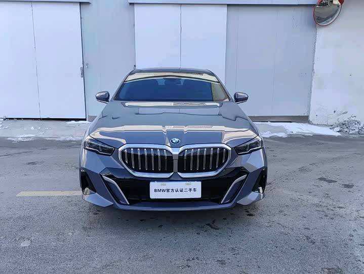 Фото 3 - BMW 5 Series